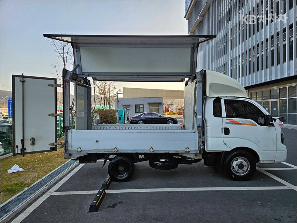 2018 - kia bongo iii