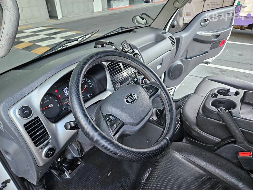 2018 - kia bongo iii