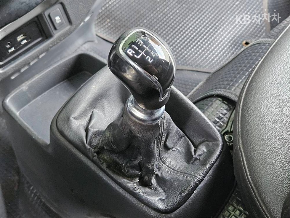 2018 - kia bongo iii