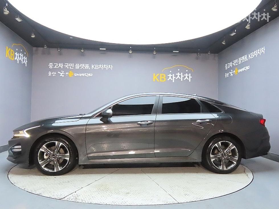 2022 - kia k5