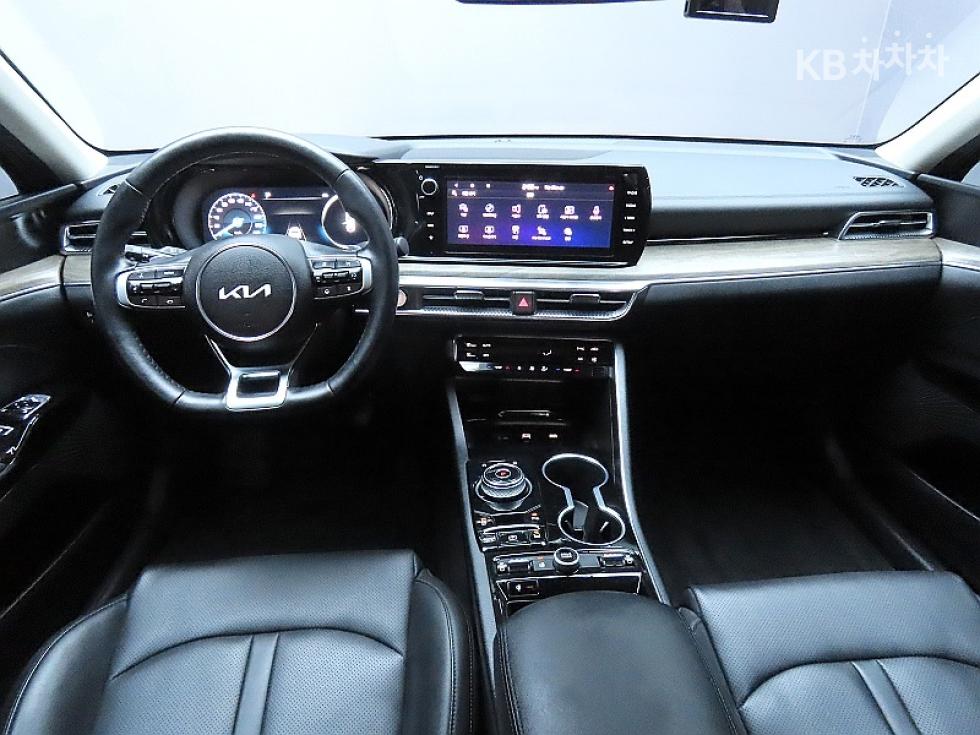 2022 - kia k5