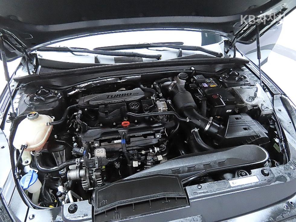 2022 - kia k5