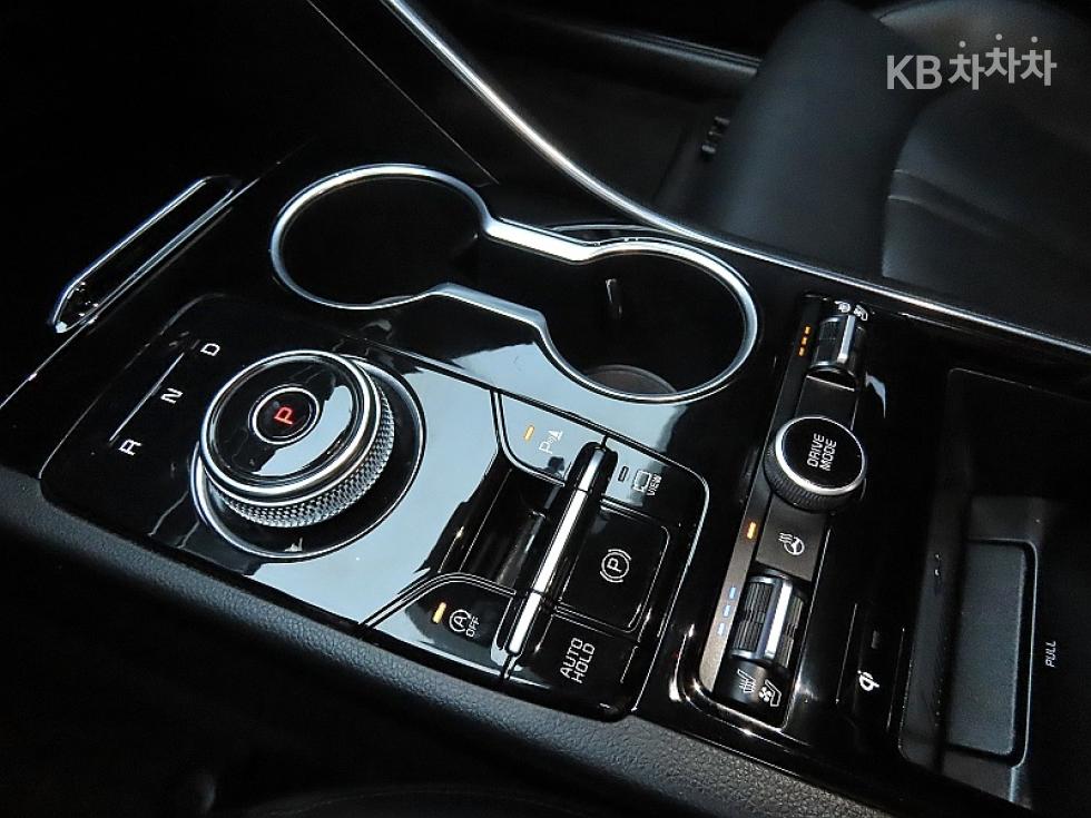 2022 - kia k5