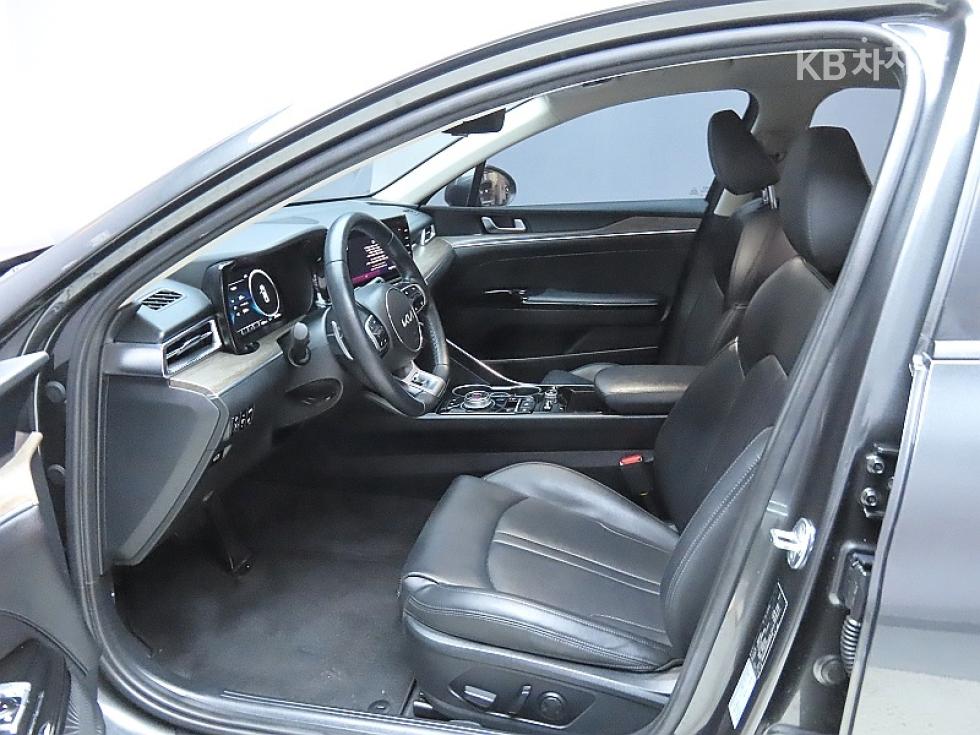 2022 - kia k5