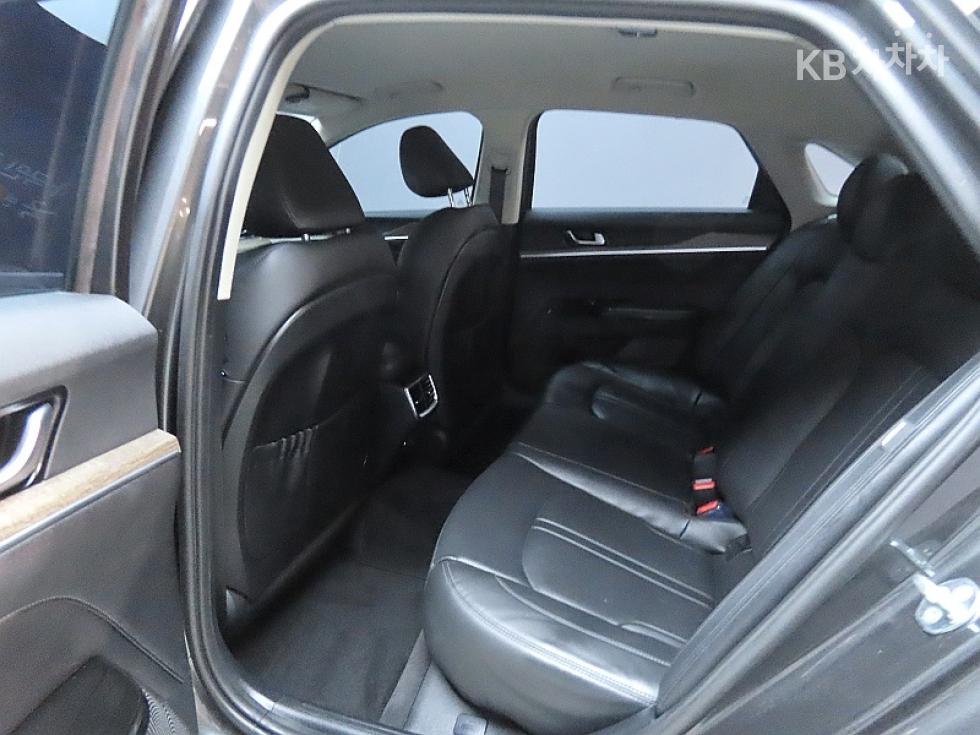 2022 - kia k5