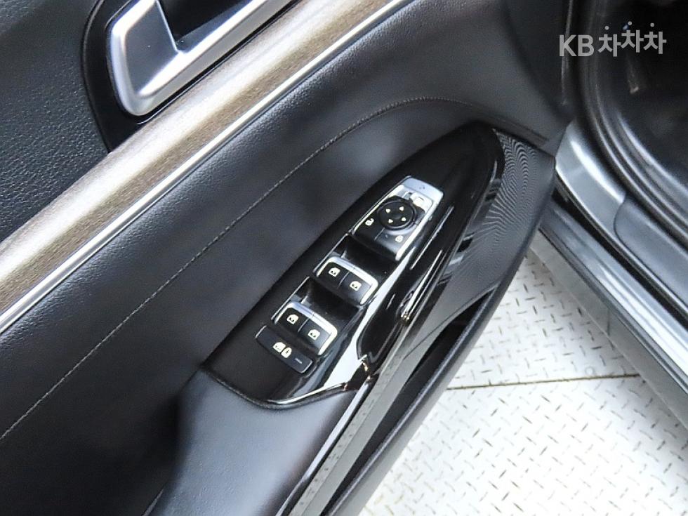 2022 - kia k5