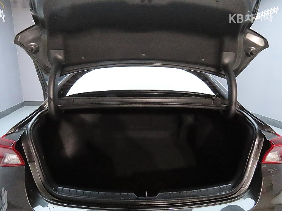 2022 - kia k5