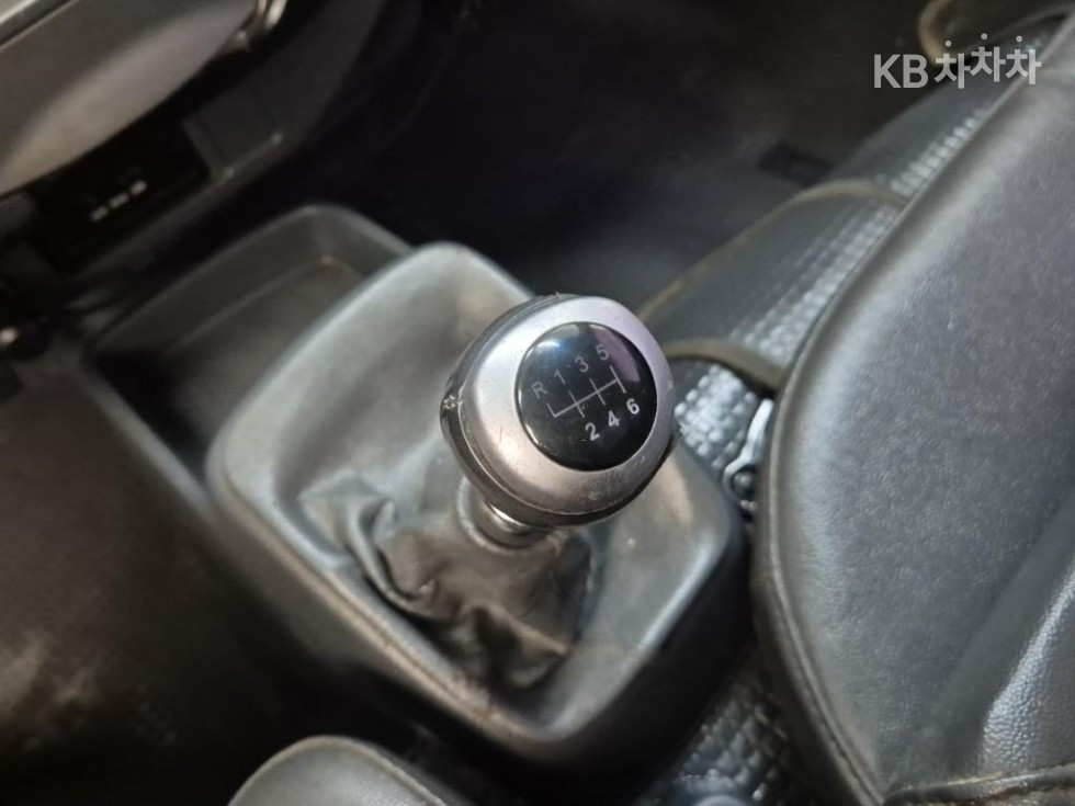 2013 - kia bongo iii