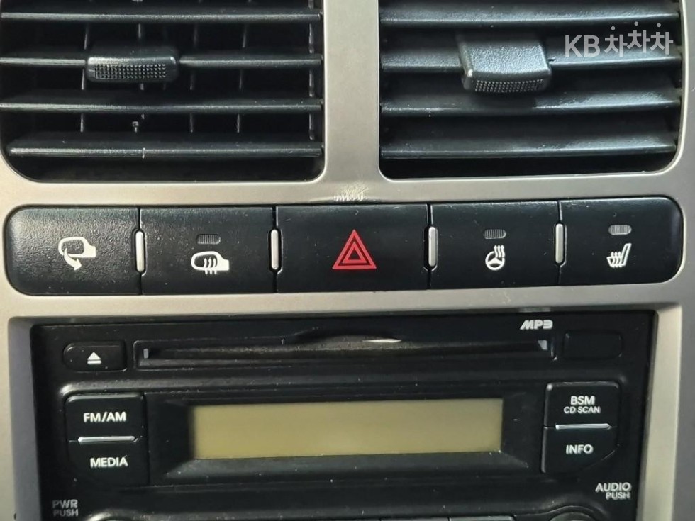 2013 - kia bongo iii