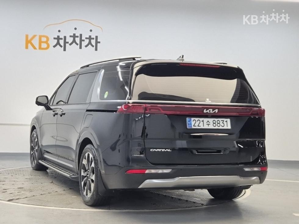 2023 - kia carnival