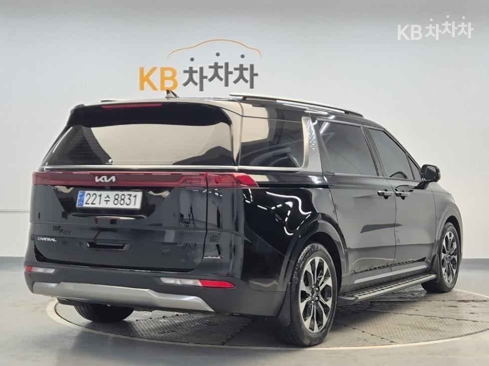 2023 - kia carnival