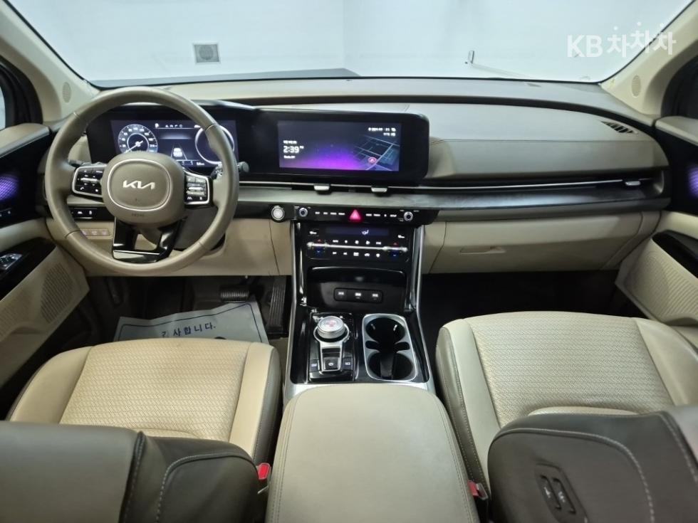 2023 - kia carnival