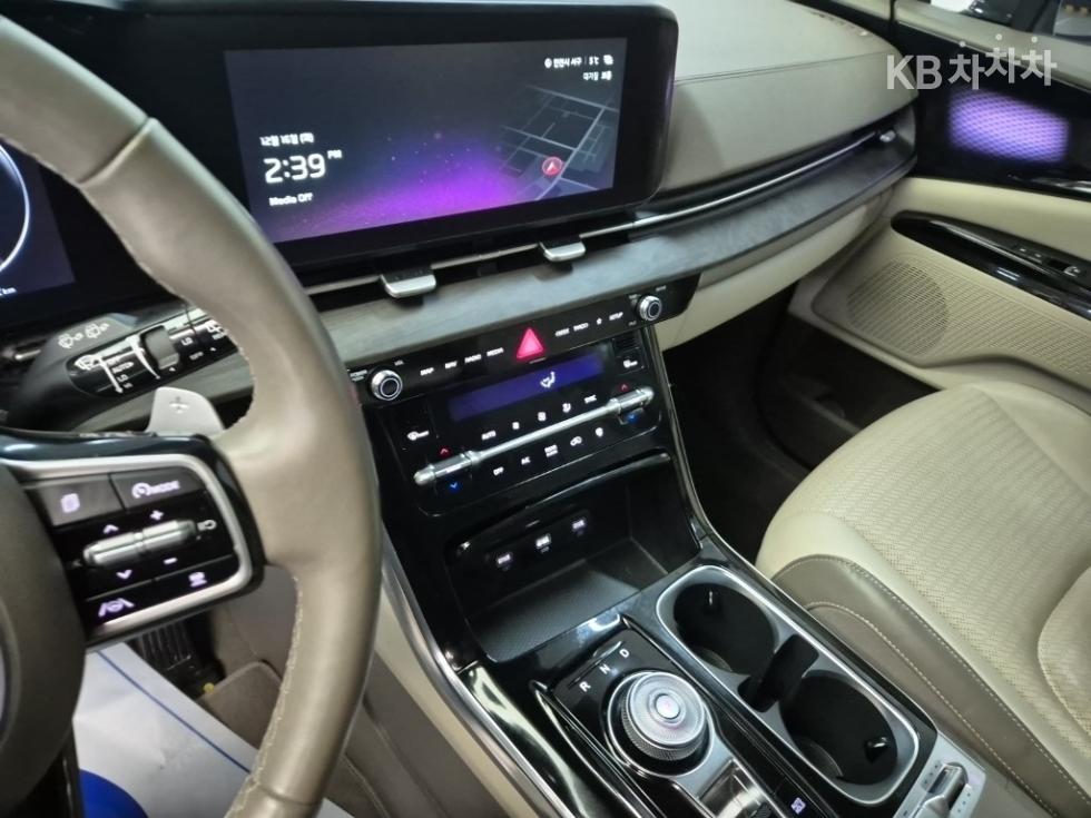 2023 - kia carnival