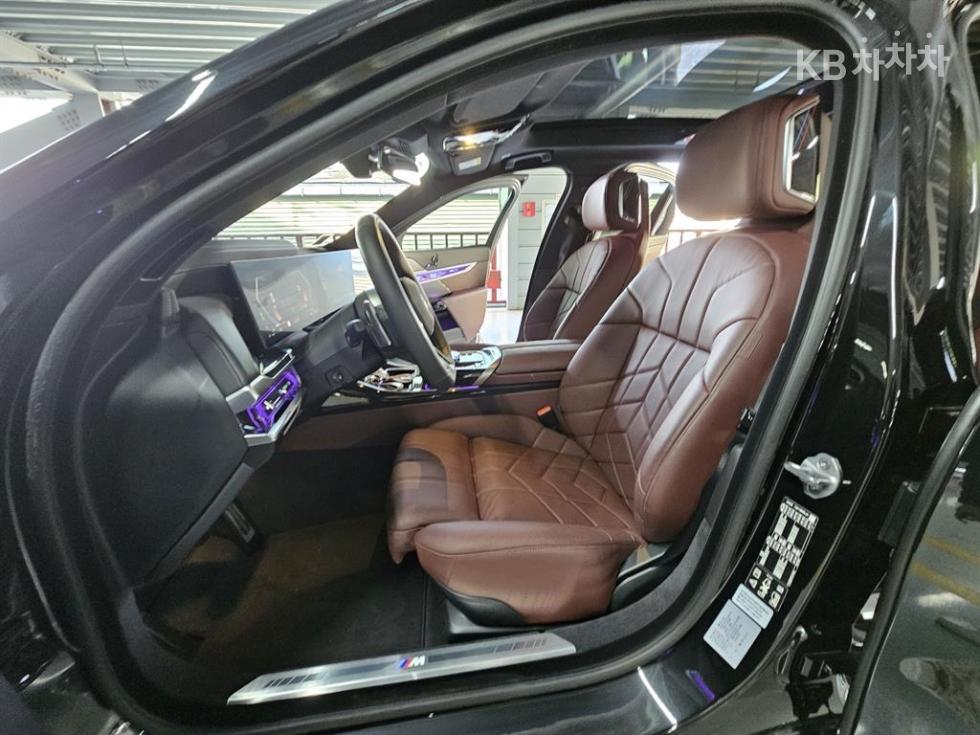 BMW 7er — miniaturë 11