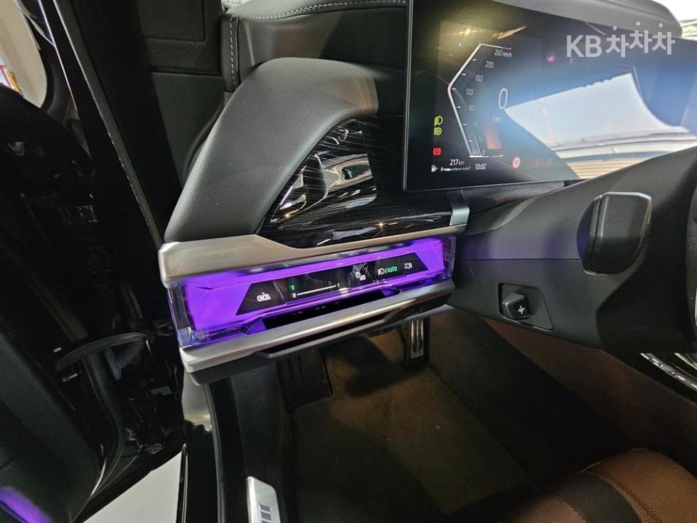 BMW 7er — miniaturë 13
