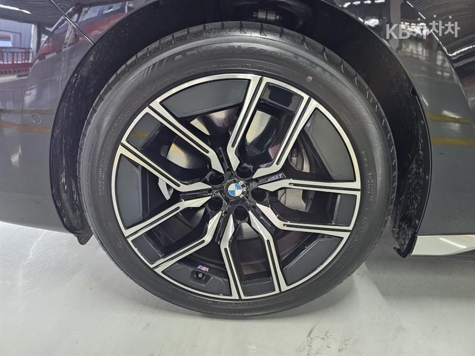 BMW 7er — miniaturë 19