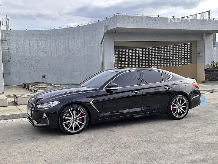 Genesis G70 2.0T Supreme 3