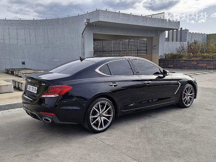 Genesis G70 2.0T Supreme 7