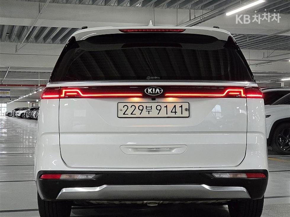 2021 - kia carnival