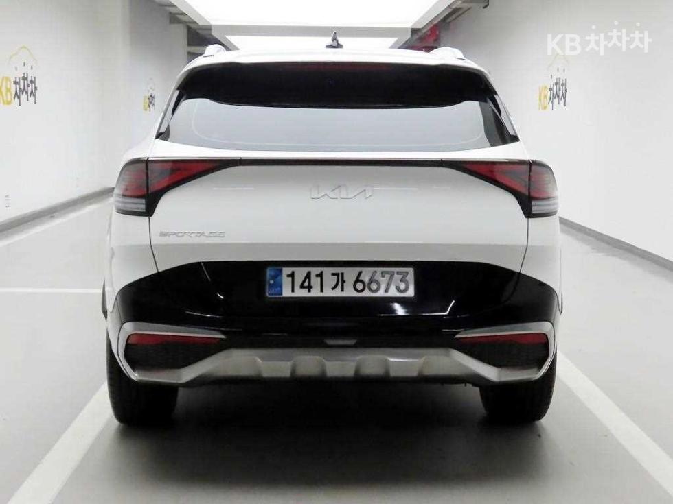 2023 - kia sportage