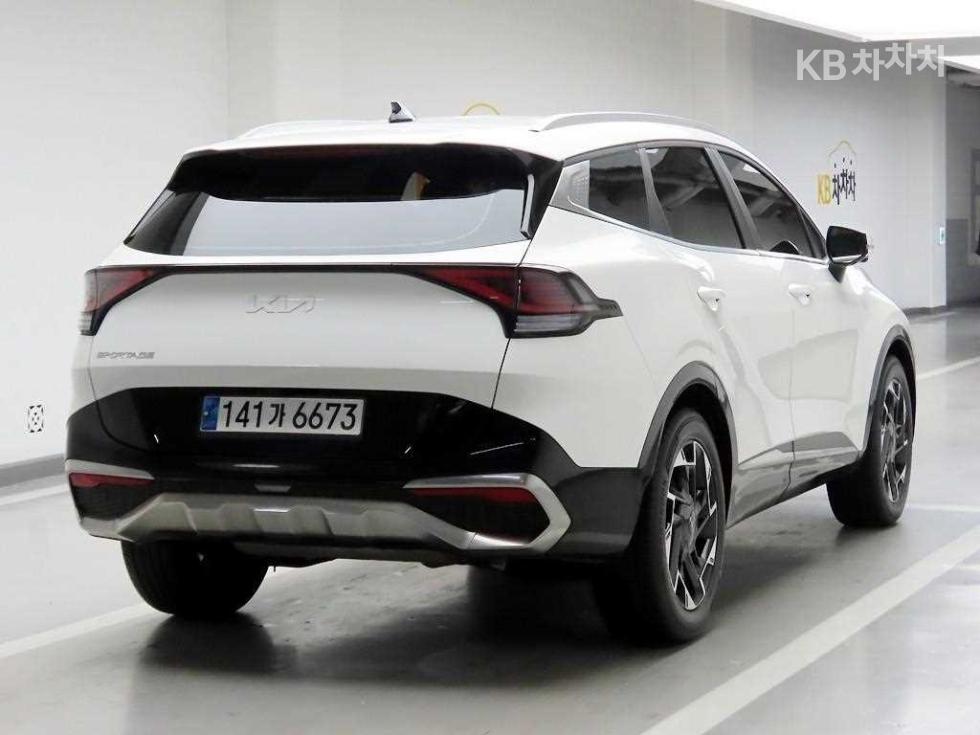 2023 - kia sportage