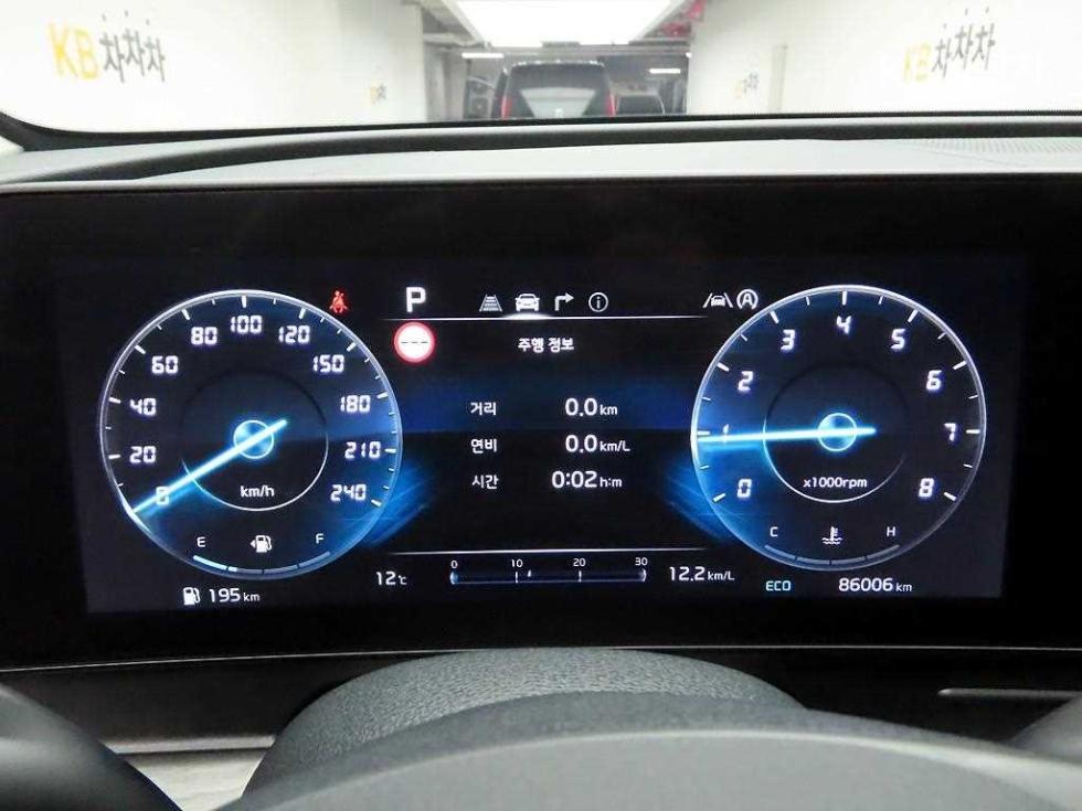 2023 - kia sportage
