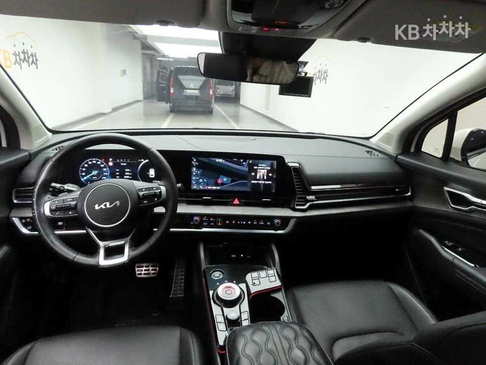 2023 - kia sportage