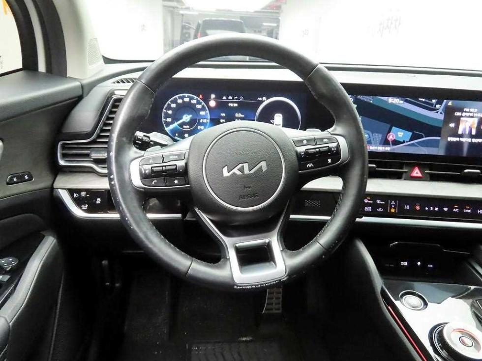 2023 - kia sportage
