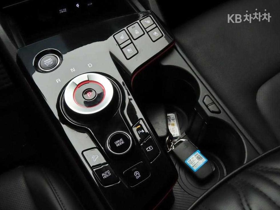2023 - kia sportage