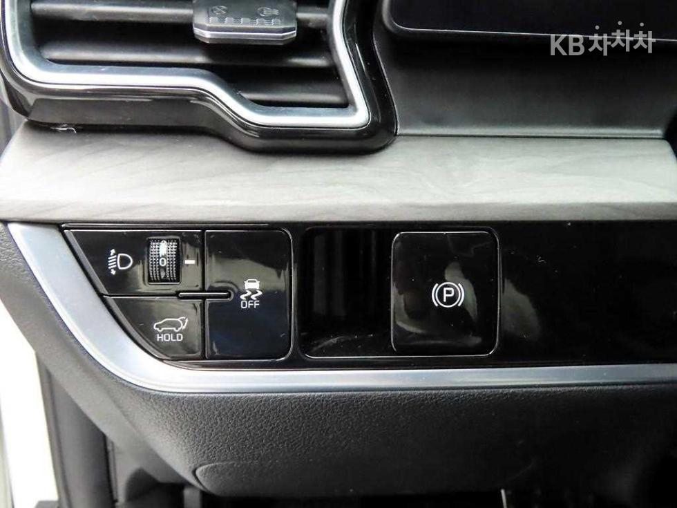 2023 - kia sportage