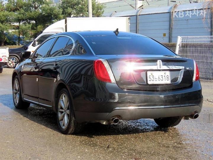Lincoln MKS 3.7L V6 4