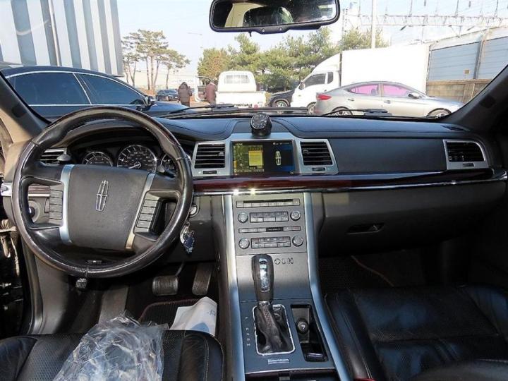 Lincoln MKS 3.7L V6 8