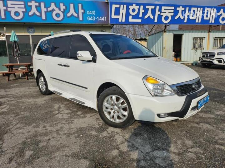 Kia Carnival R Grand GLX Premium 3