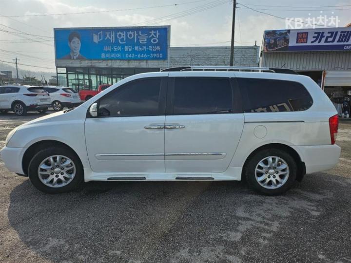 Kia Carnival R Grand GLX Premium 7
