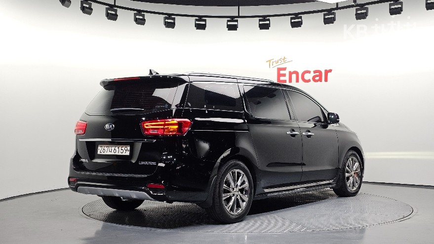 2020 - kia carnival