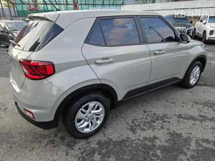 Hyundai Venue Gasoline 1.6 Modern 6