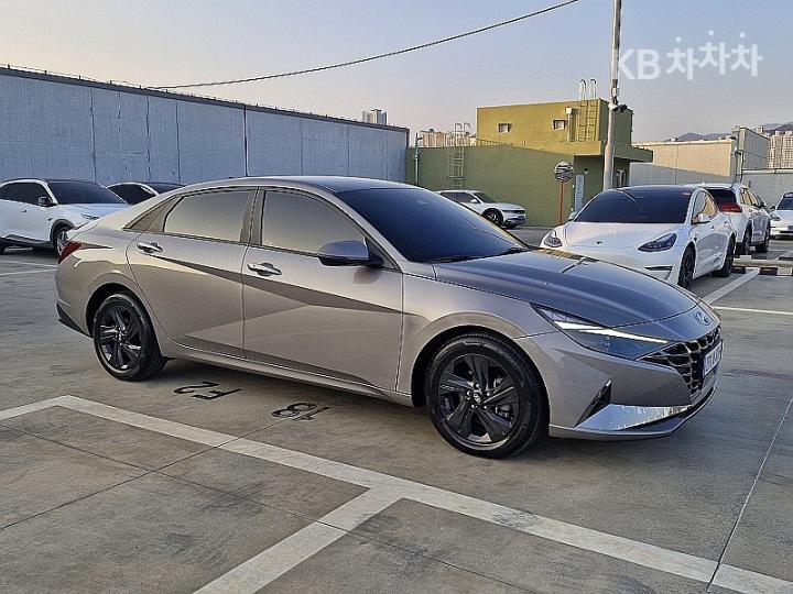 Hyundai Avante Hybrid CN7 Modern 4