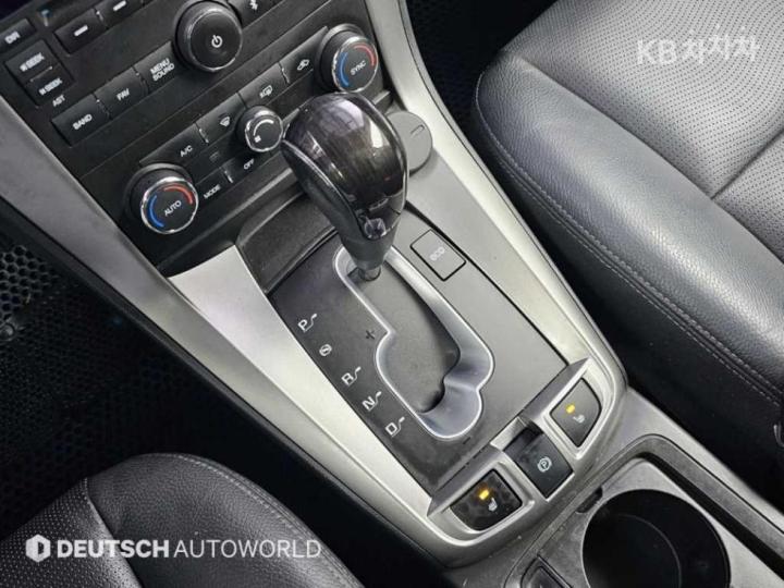 Chevrolet Captiva 4WD LTZ 10