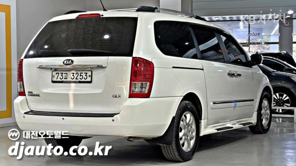 2013 - kia carnival
