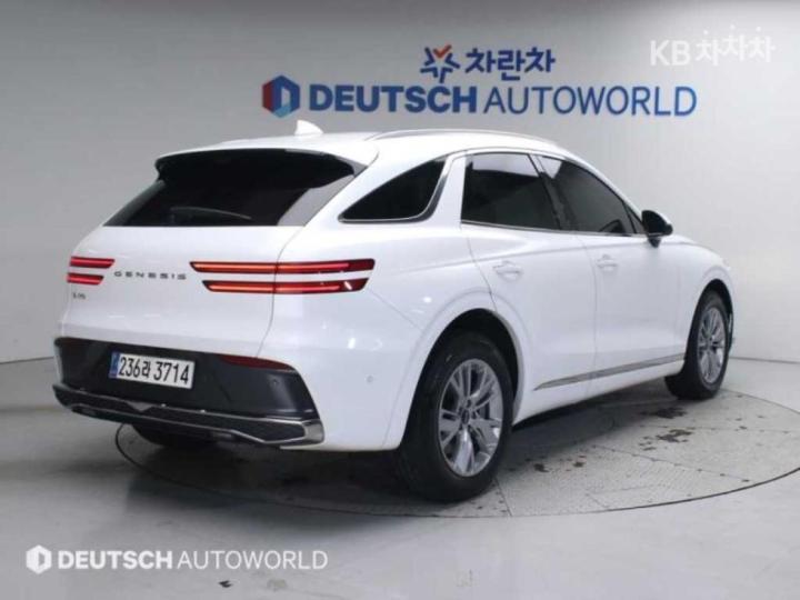 Genesis GV70 Gasoline 2.5T 2WD — фото 2