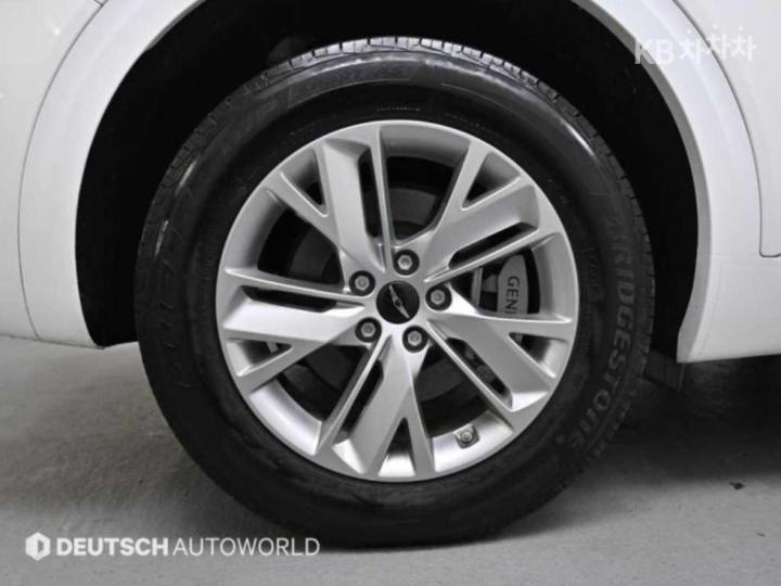 Genesis GV70 Gasoline 2.5T 2WD — фото 5