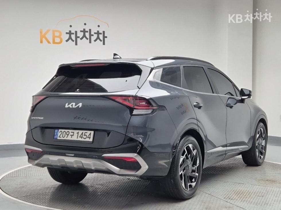 2022 - kia sportage