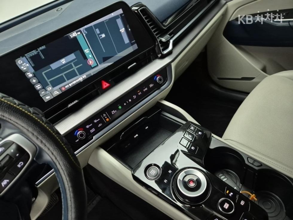 2022 - kia sportage