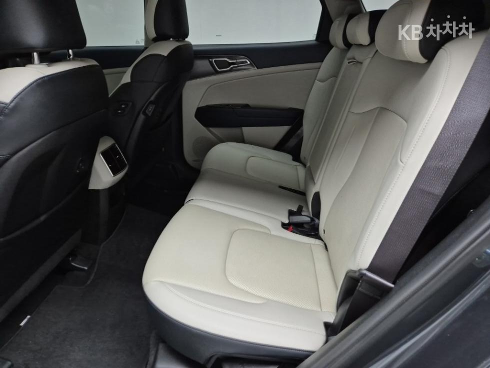 2022 - kia sportage