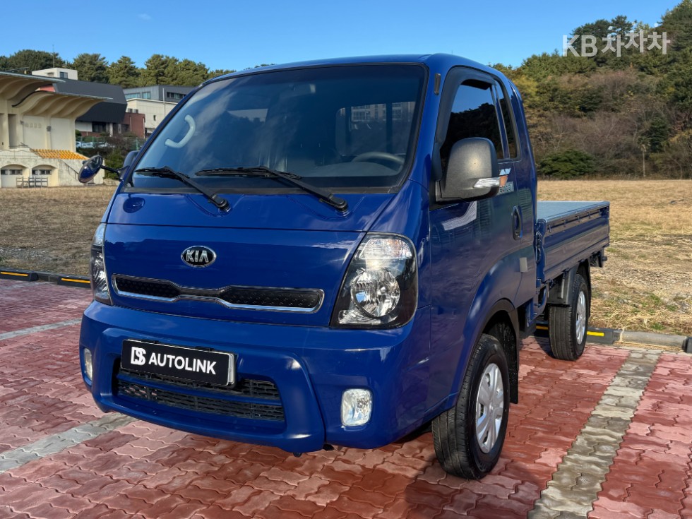 2017 - kia bongo iii