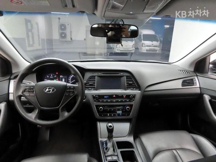 Hyundai Sonata LF 1.7 Diesel Style 8