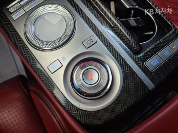 Genesis G80 RG3 3.5 T-GDi Sport Package AWD 9