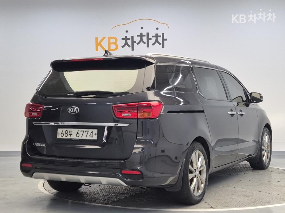 2019 - kia carnival