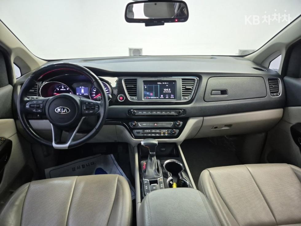 2019 - kia carnival