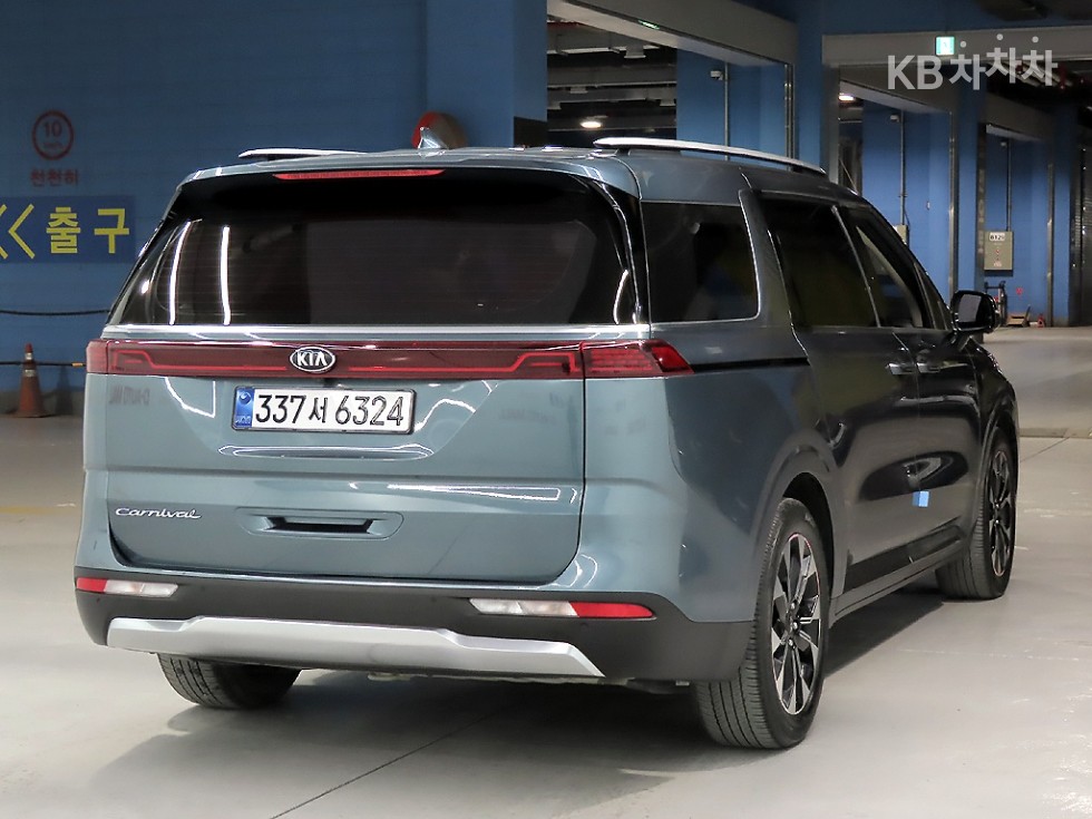 2021 - kia carnival
